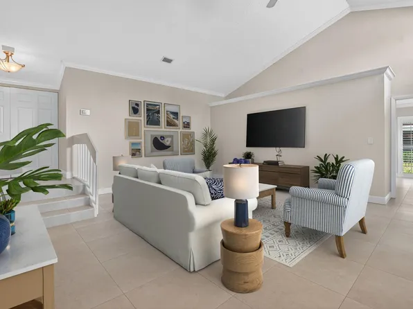 2714 Kelly Brooke Lane, Deerfield Beach, FL 33442