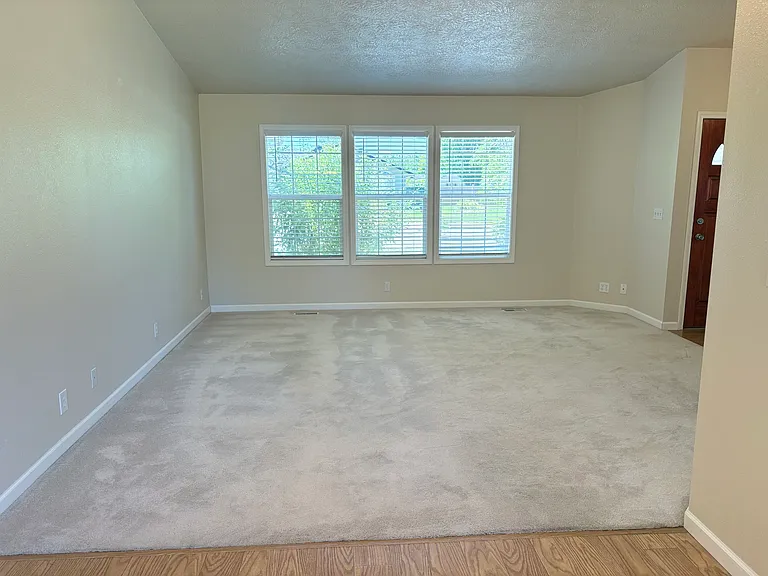 300 W Spicewood Dr — Photo 7