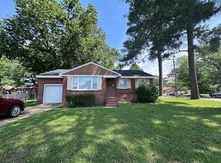 17 Fox Grove Dr, Hampton, VA 23664