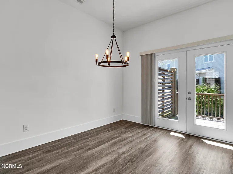 1808 Bungalow Row — Photo 10
