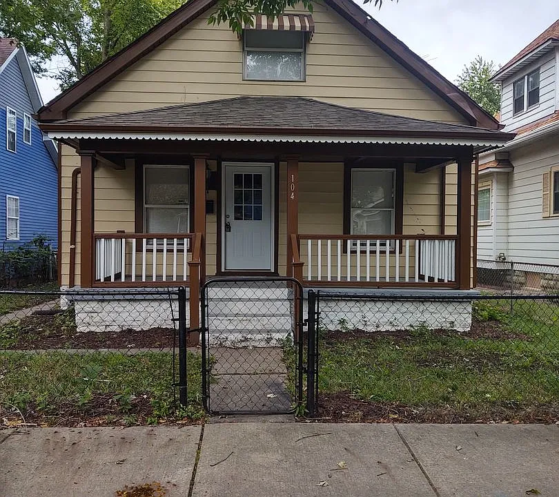 104 N Chester Ave