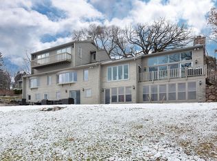 35085 W Fairview Rd, Oconomowoc, WI 53066