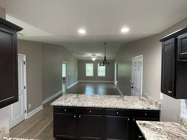 3104 Pleasant Valley Cir — Photo 4