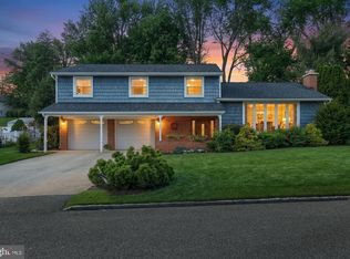 2415 Wildon Dr, York, PA 17403