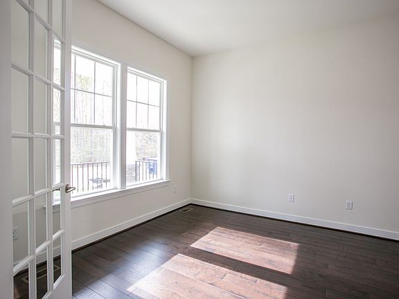 15530 Sultree Dr-0001