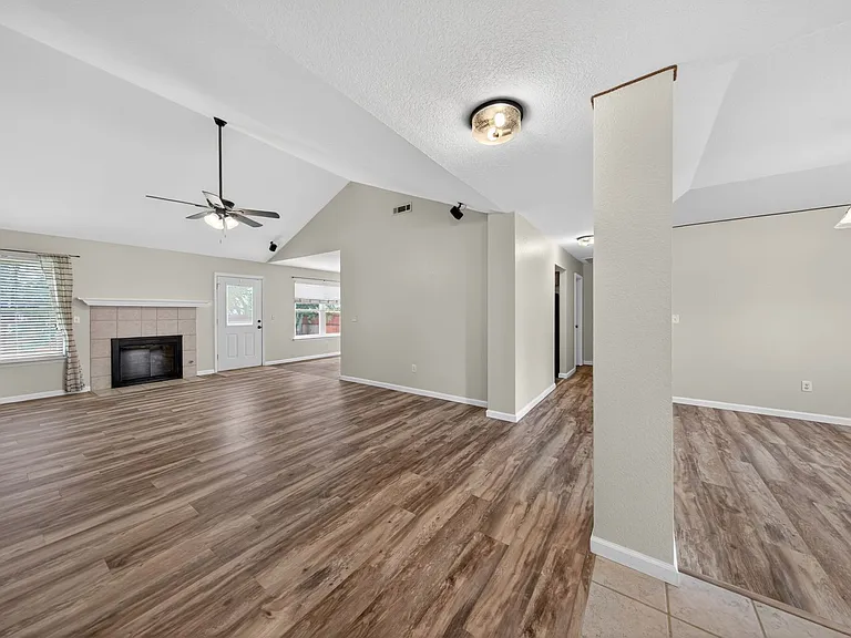903 Tyra Ln — Photo 7