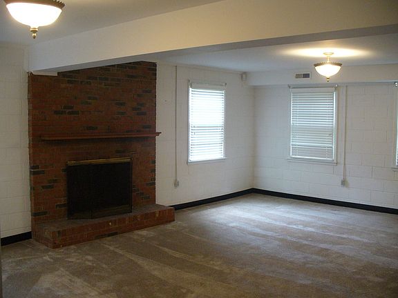 3rd image of 3912 Brixton Ln