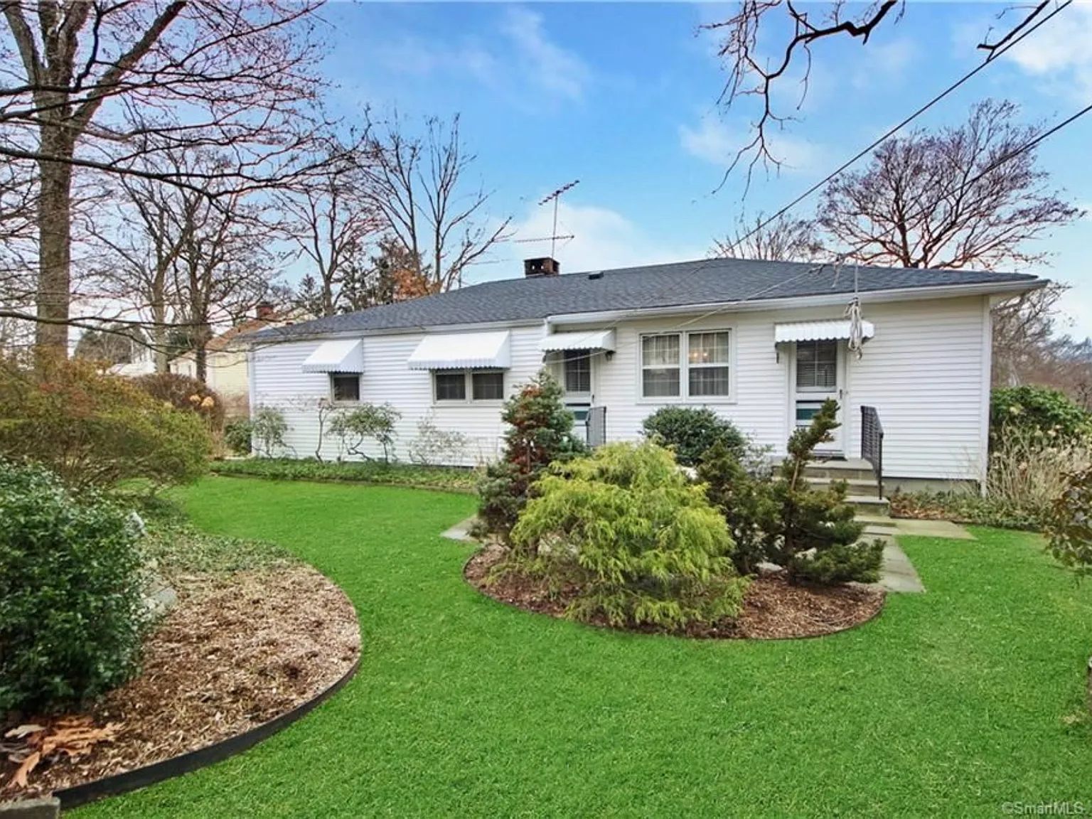 154 Dannell Dr — Photo 2