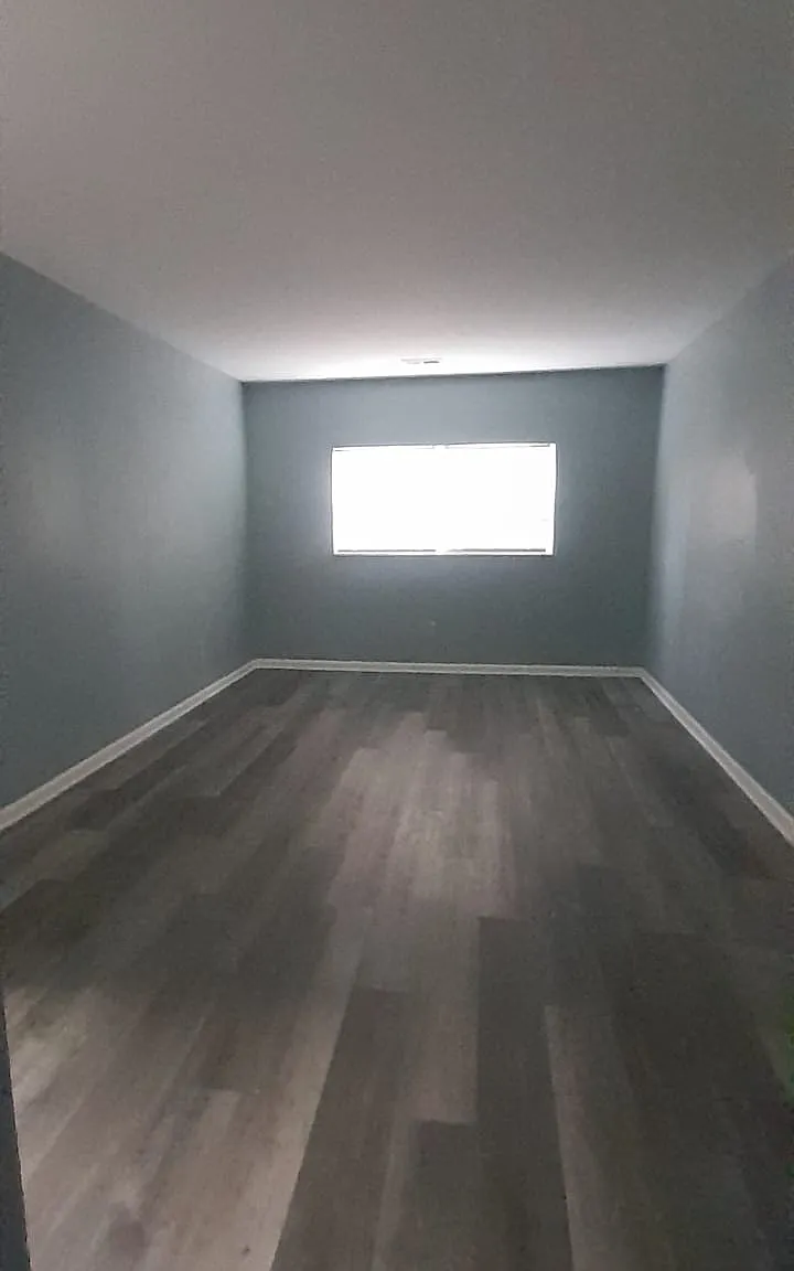 2 bed, 700 sqft, $1,200 — Photo 2