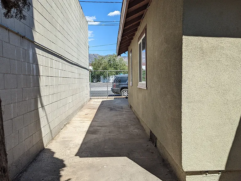 1016 Lucas St — Photo 6