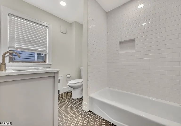 15 Berkeley Rd — Photo 18