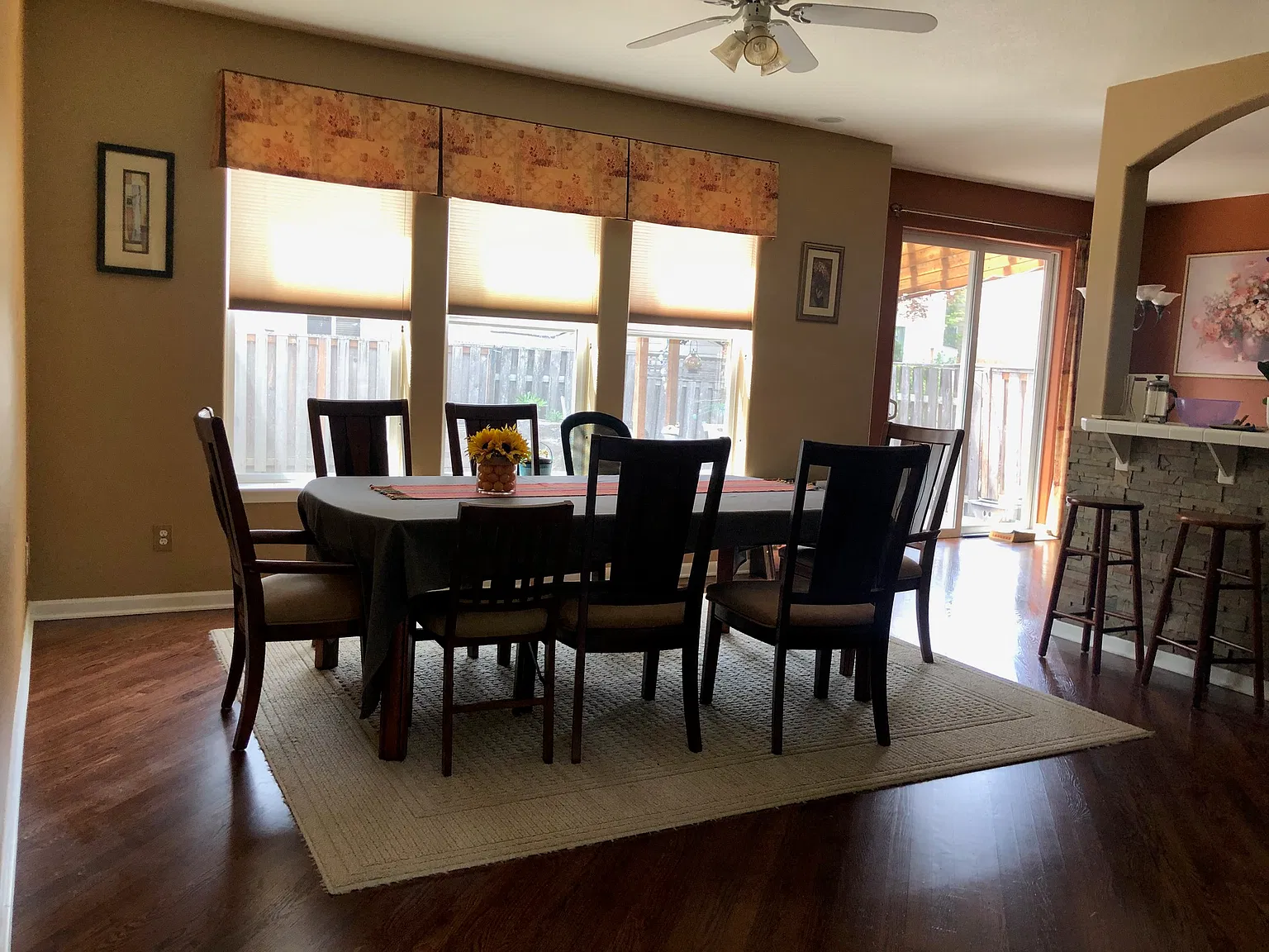 4 bed, 2394 sqft, $3,425 — Photo 3