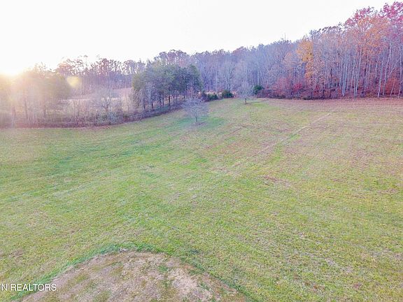 4th image of 397 Circle Dr