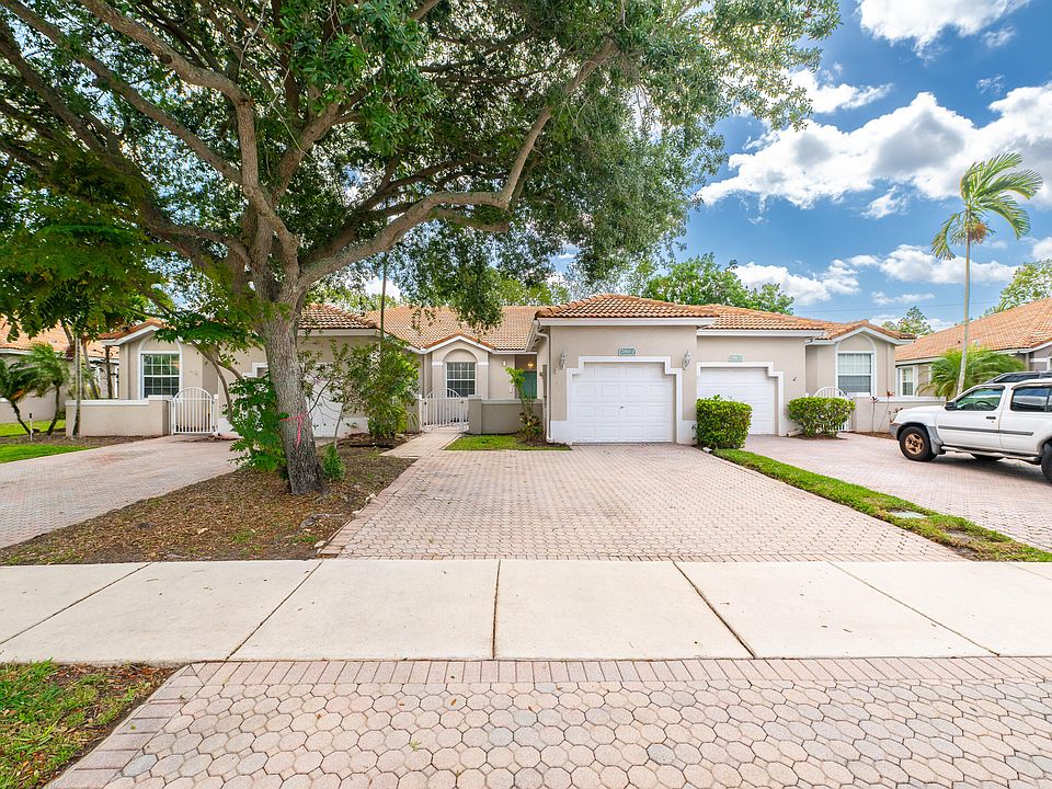 1st image of 2590 E Aragon Boulevard #2