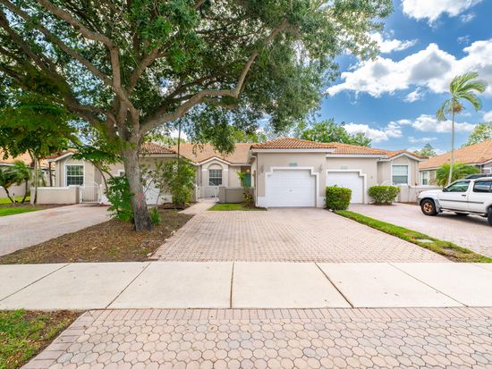 2590 E Aragon Boulevard #2, Sunrise, FL 33313