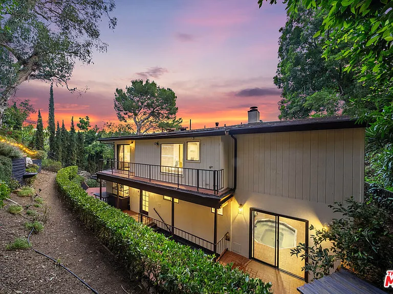 9305 Beverly Crest Dr — Photo 68