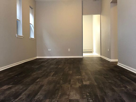 2nd image of 831 W Sunnyside Ave #303