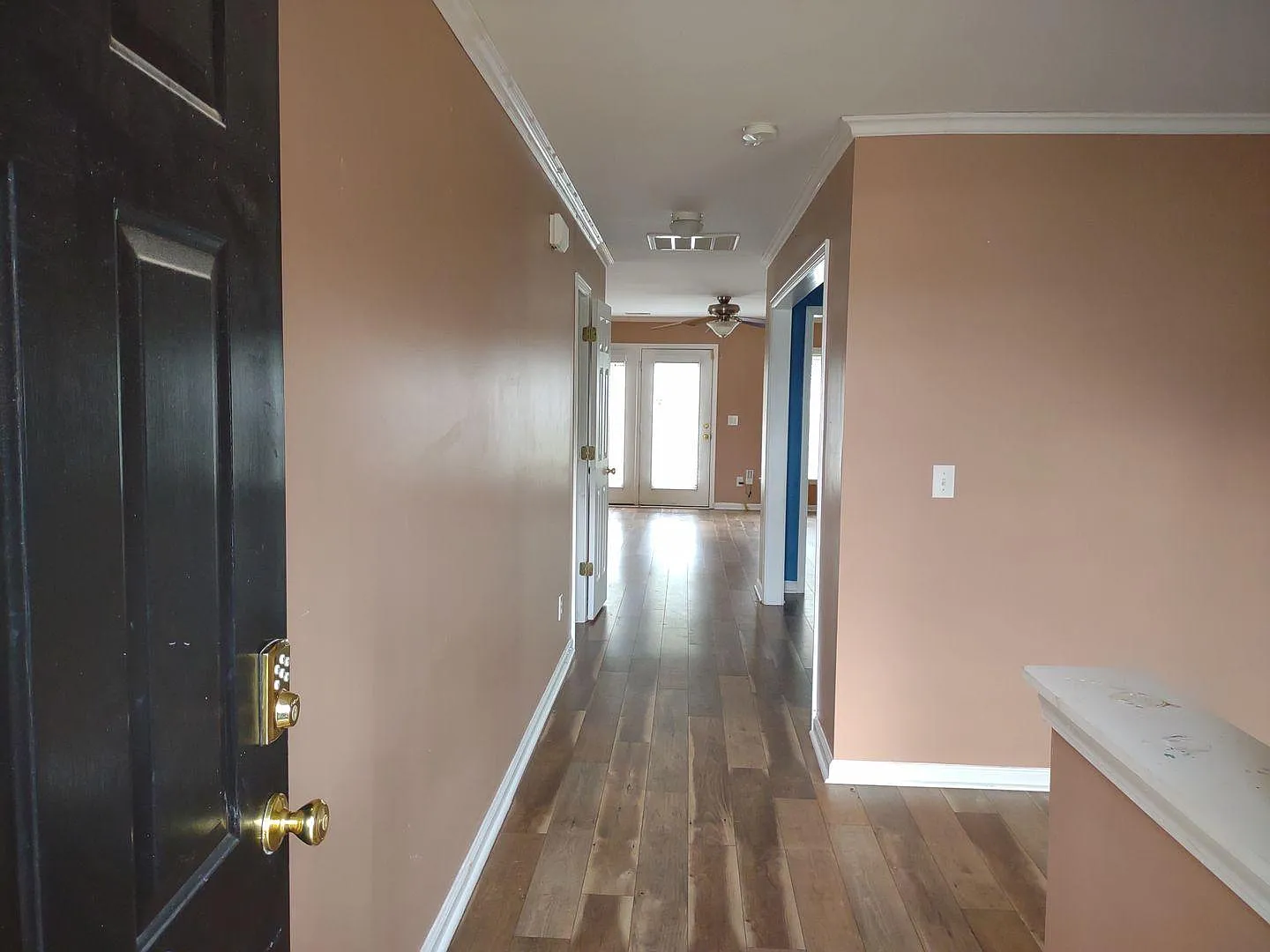 4 bed, 2.5 bath, 2800 sqft, $1,895 — Photo 4