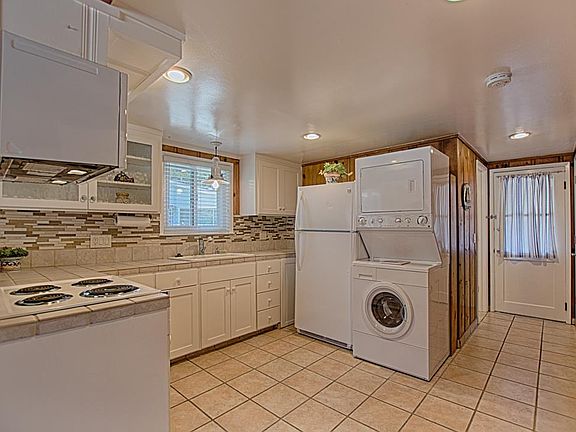 2nd image of 424 1/2 Riverview Ave