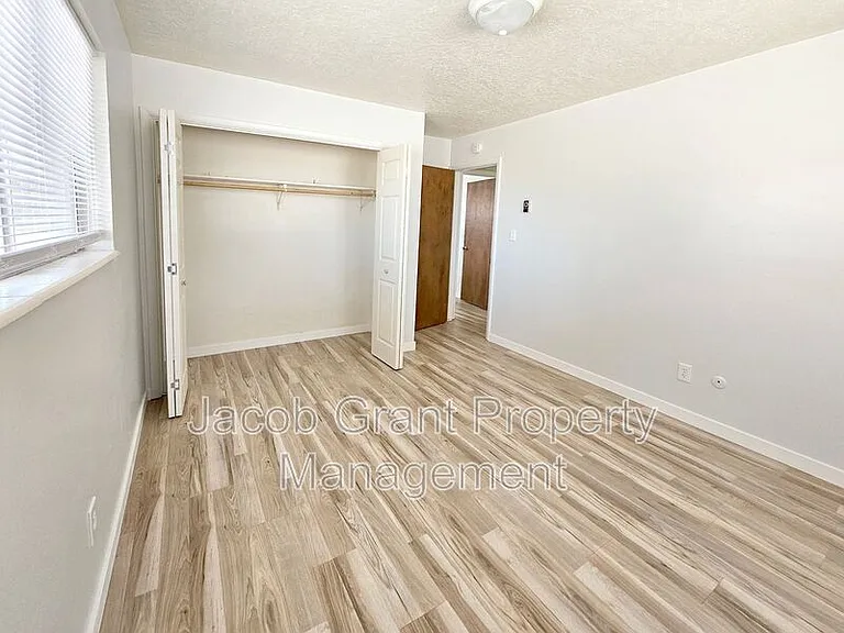 2118 Saint Clair Rd — Photo 11