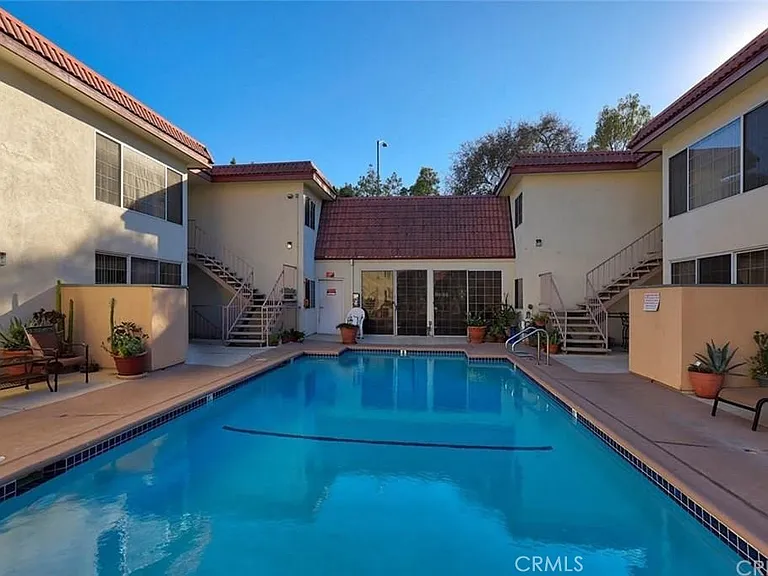 18640 Collins St #116 — Photo 22