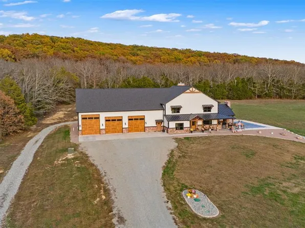 2168 Pendleton Rd, Farmington, MO 63640