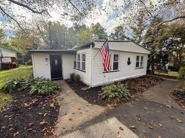 13 Brookside Dr, Bath, PA 18014