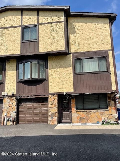 1st image of 113 Morani St