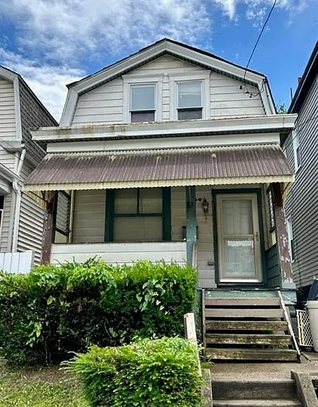 2618 Salisbury St — Photo 3