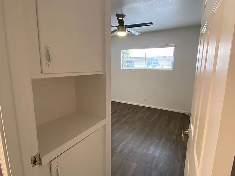 Cozy 2-Bedroom Apartment Just Steps from the Ocean Bluffs! — Photo 11