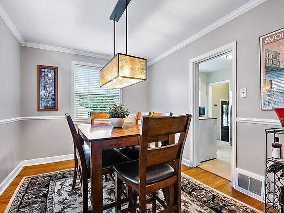 5th image of 10062 Drury Ln