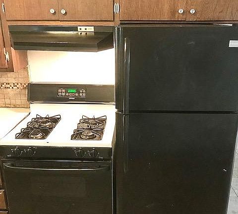 5th image of 642 W 13th St #642