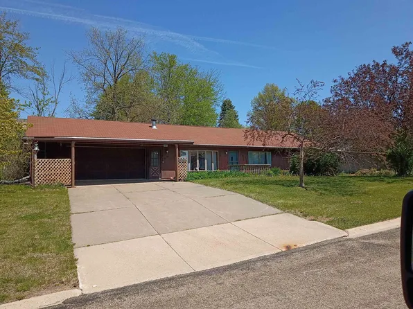 133 Mathilda Dr, Stockton, IL 61085