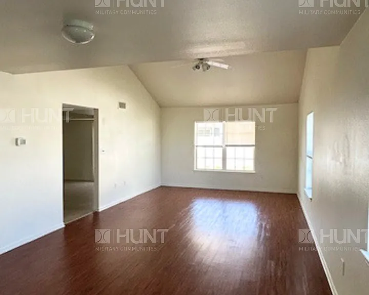 6016 Hornbeam Ct — Photo 2