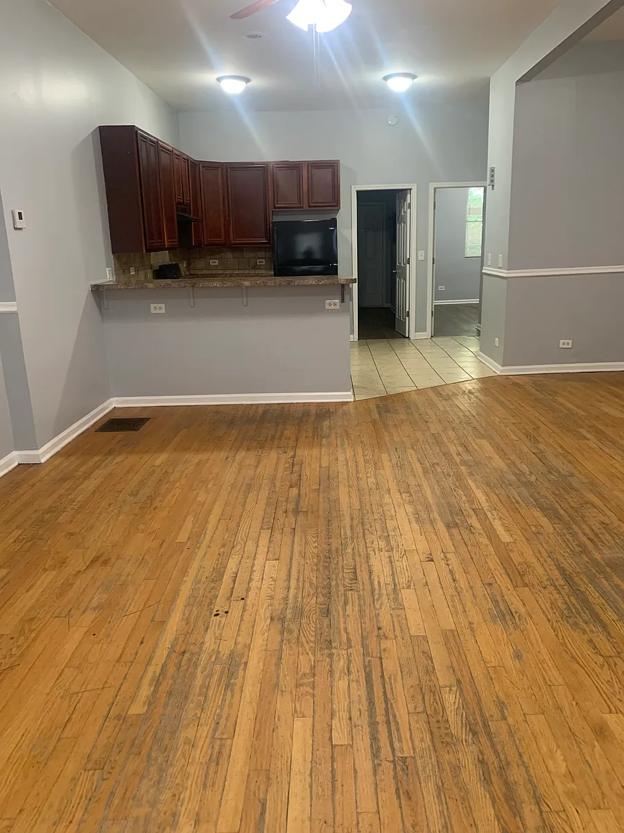 Building Photo - 7747 S Greenwood Ave #1
