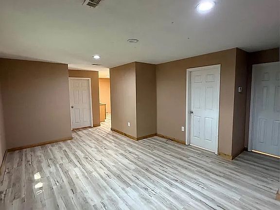 2nd image of 211 Elm St #4