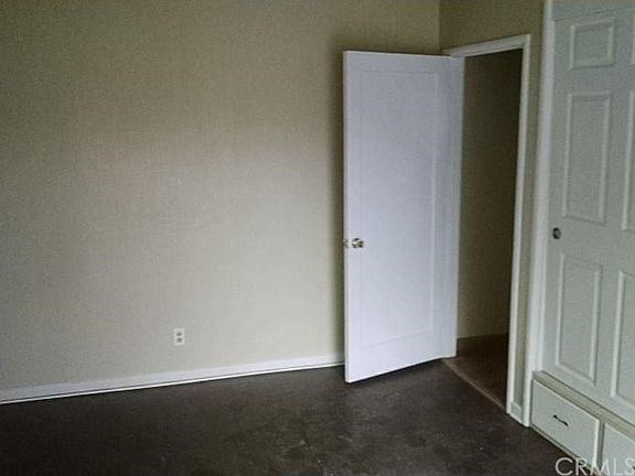 5th image of 915 Dumosa Dr