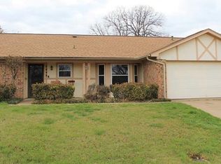 7048 Woodmoor Rd, Fort Worth, TX 76133
