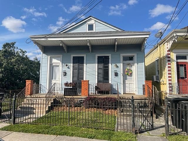 1st image of 6115 Laurel St