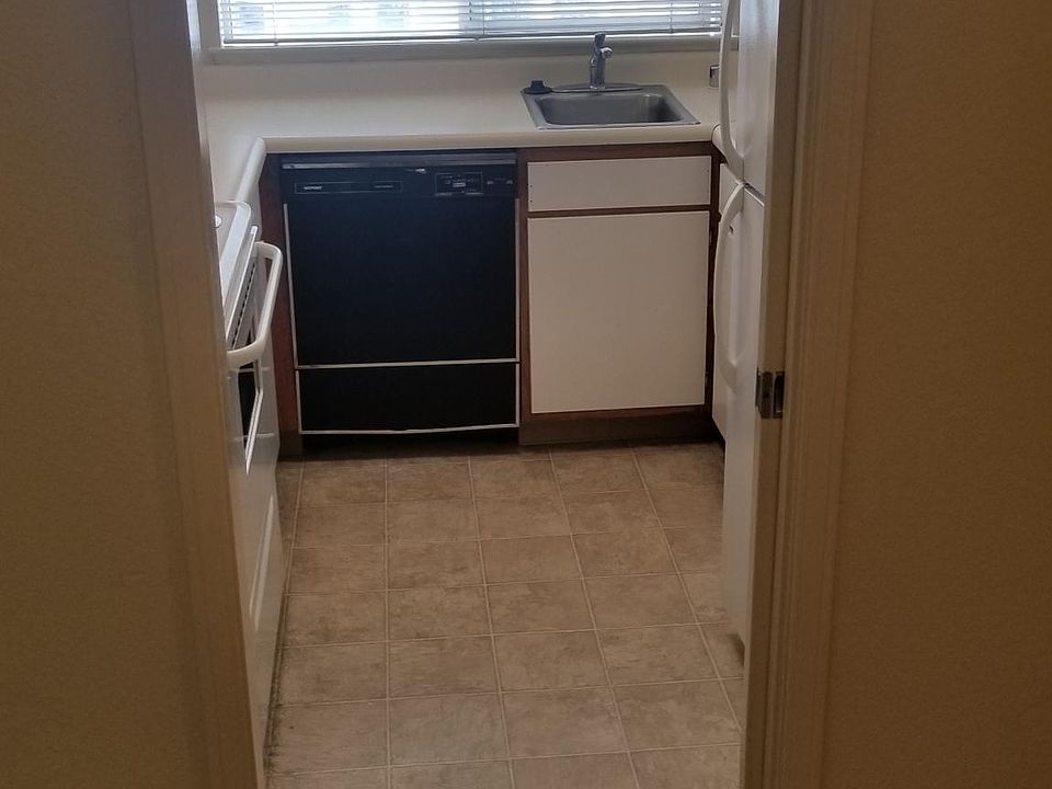 2nd image of 1101 Capp St APT 9