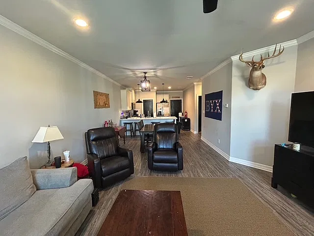 808 Fairview - B — Photo 3