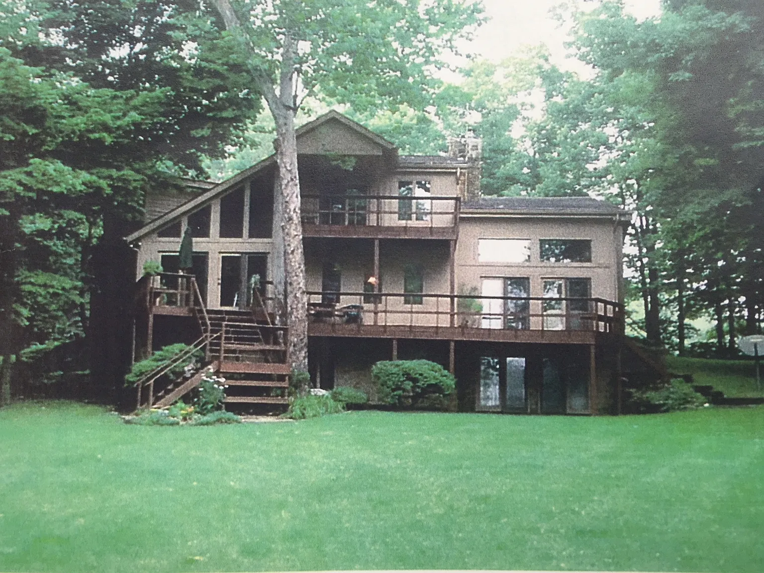 4 bed, 4000 sqft, $3,600 — Photo 3