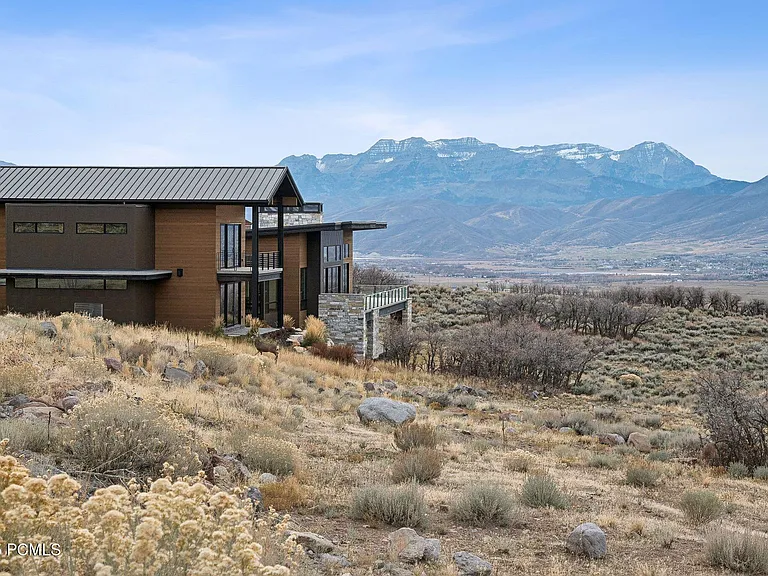 2005 Lookout Peak Cir — Photo 72