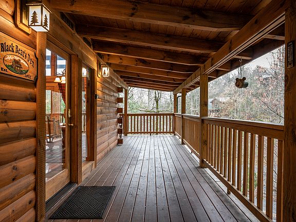 3rd image of 721 Poplar Falls Way