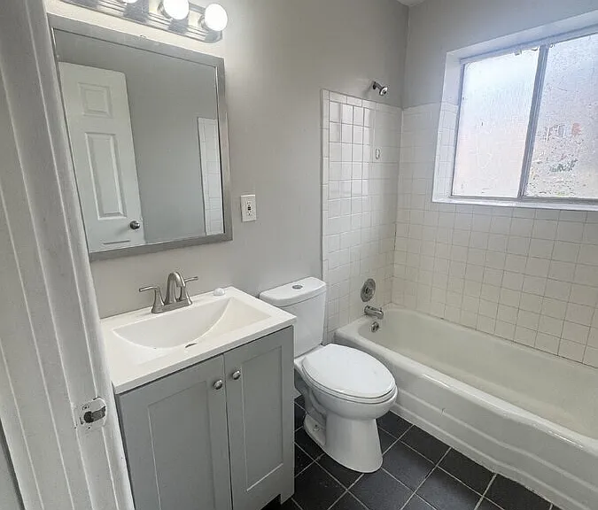 10952 Saxonhall Dr #2 — Photo 20
