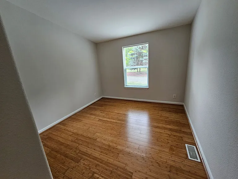 15820 SE 128th St — Photo 32