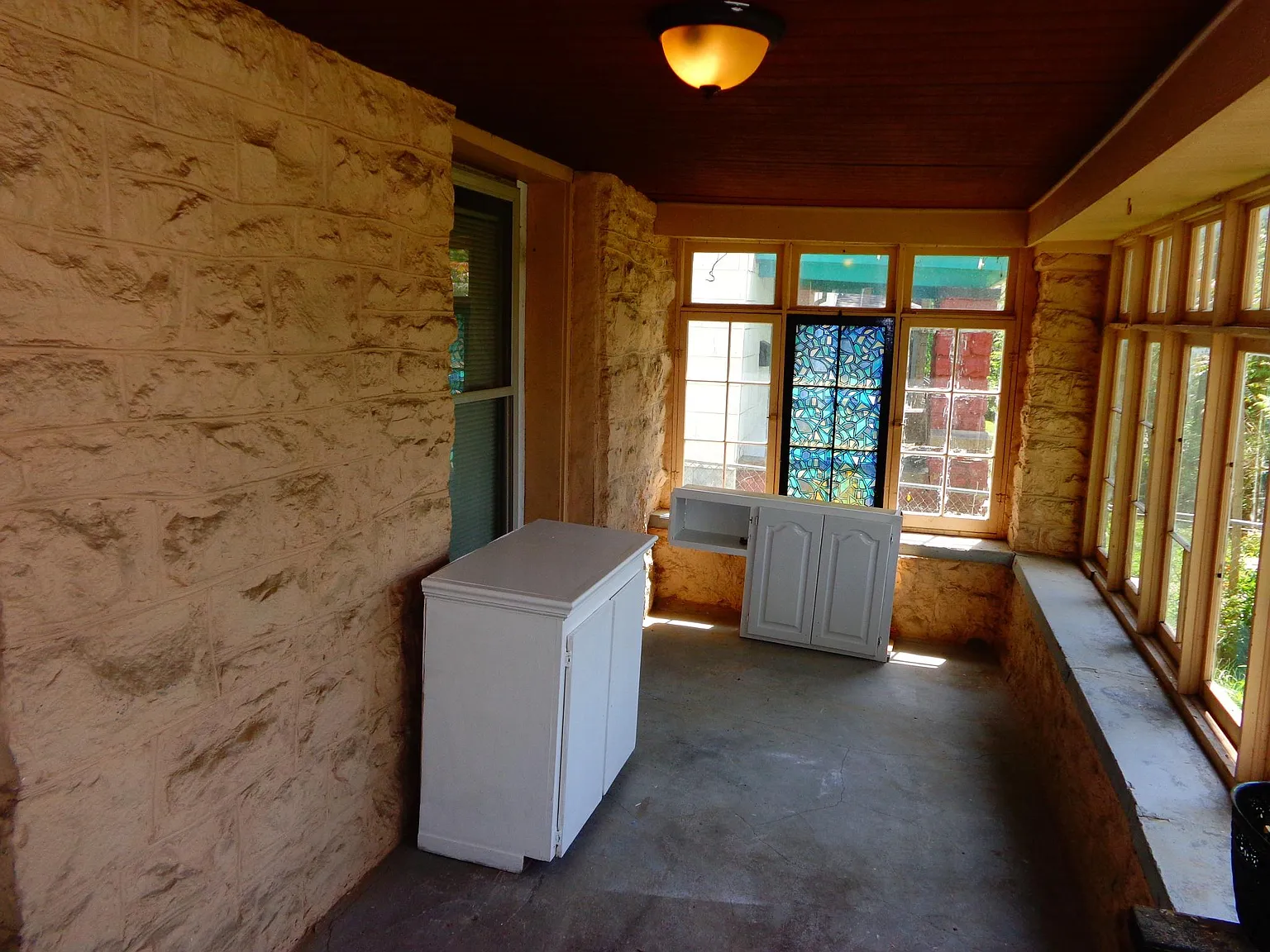 4415 Forest Ave — Photo 2