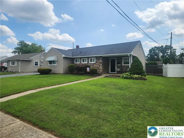 2063 Cloverdale Rd, Bethlehem, PA 18018