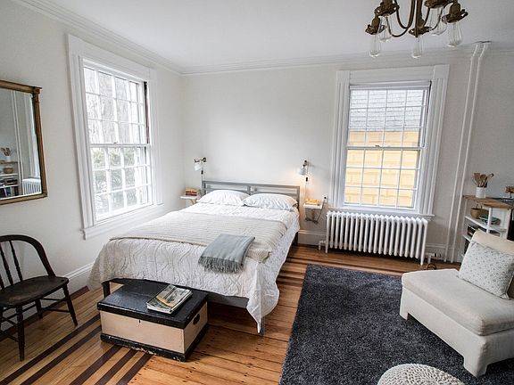 2nd image of 52 Maple St