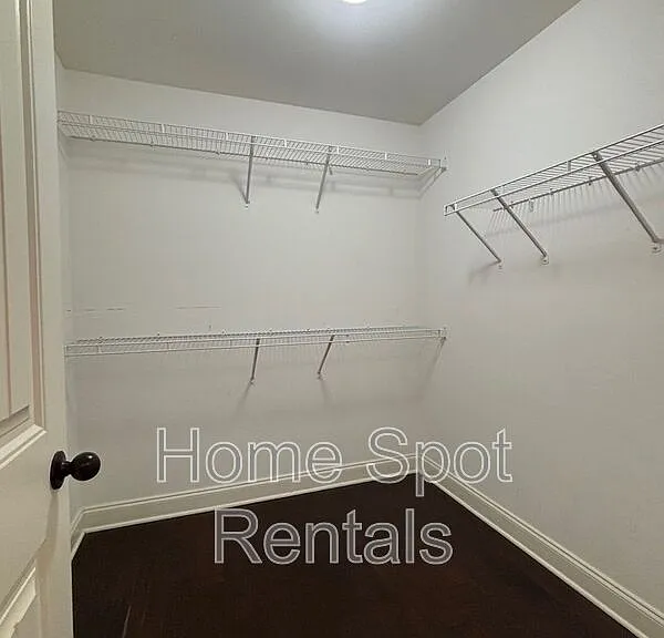 4811 Lost Creek Dr — Photo 16